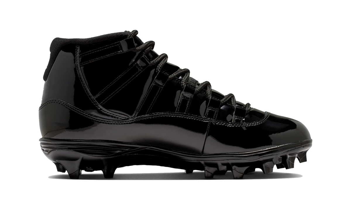 Overkicks - Air Jordan 11 Mid TD Cleat Patent Black (HM7324-001) - detalle suela