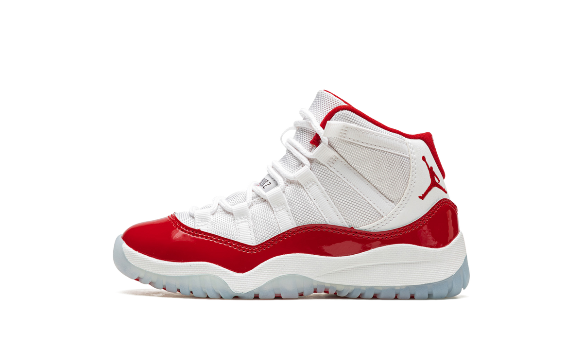 Overkicks - Air Jordan 11 Retro Cherry (2022) (PS) (378039-116) - vista lateral