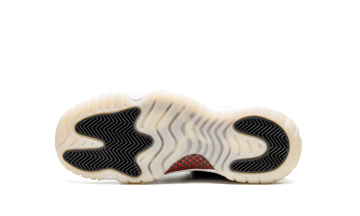 Overkicks - Air Jordan 11 Retro Low 72-10 (GS) (528896-001) - imagen 5