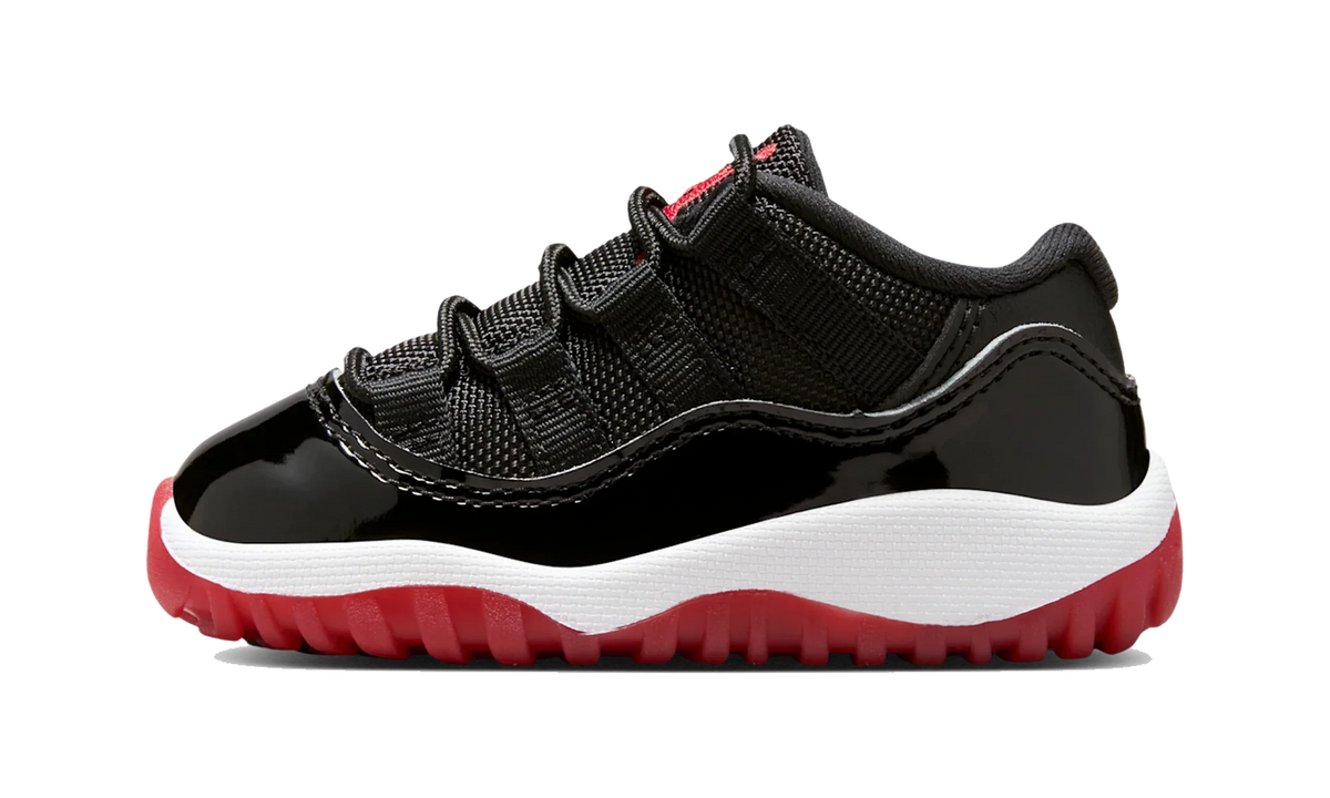 Overkicks - Air Jordan 11 Retro Low Bred (TD) (2025) (FV5120-006) - vista lateral