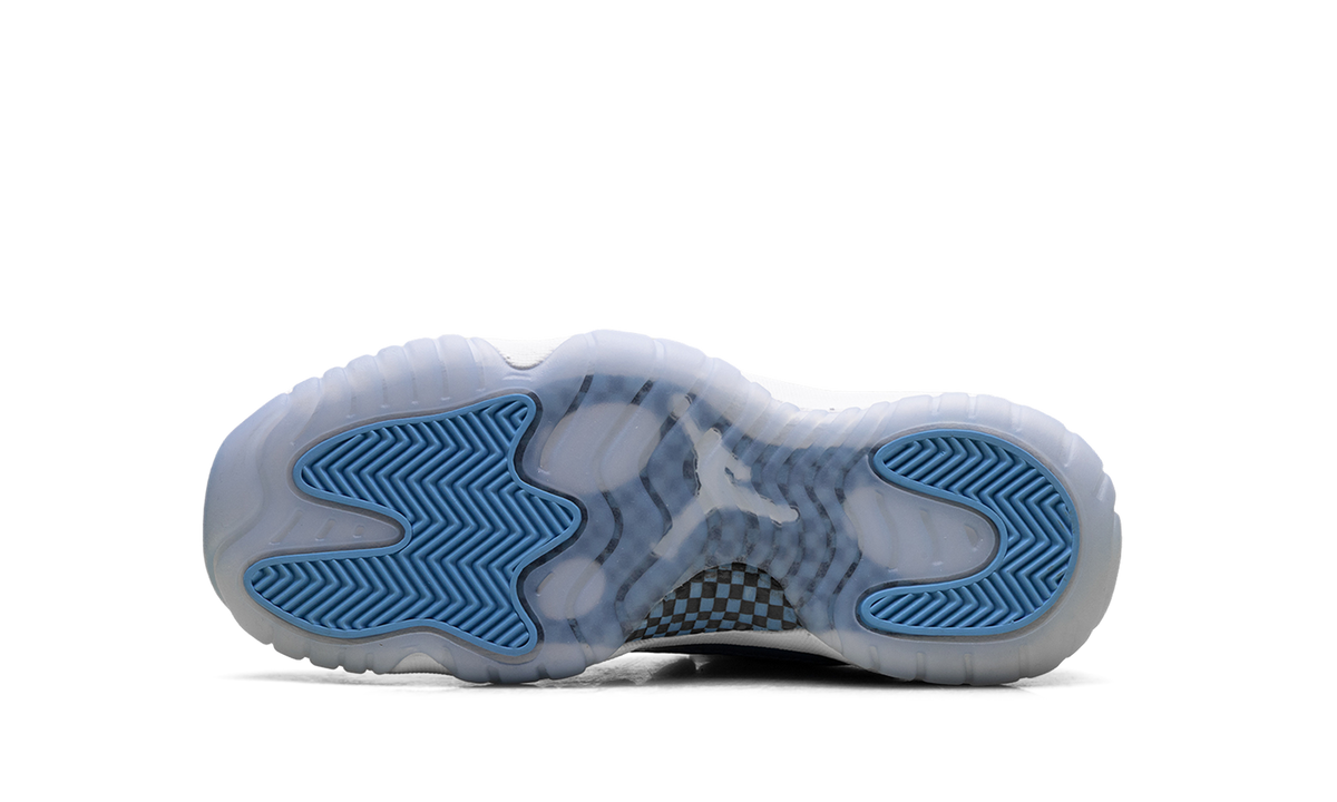 Overkicks - Air Jordan 11 Retro Low University Blue (2026) (GS) (FV5121-100) - imagen 5