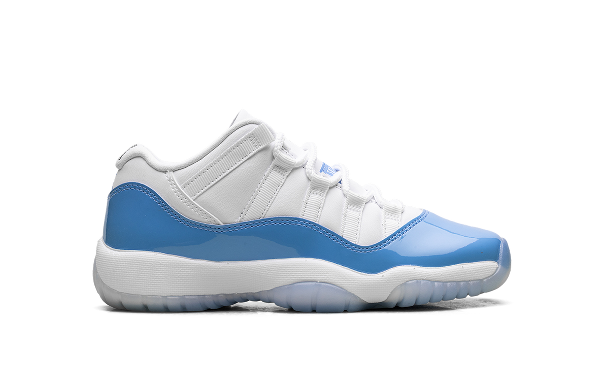 Overkicks - Air Jordan 11 Retro Low University Blue (2026) (GS) (FV5121-100) - imagen 6