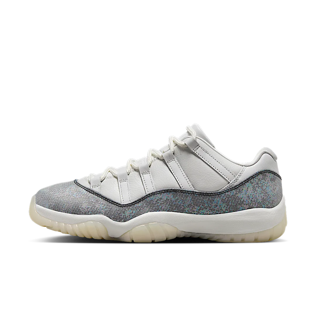 Overkicks - Air Jordan 11 Retro Low Year of the Snake (HQ7000-001) - vista lateral