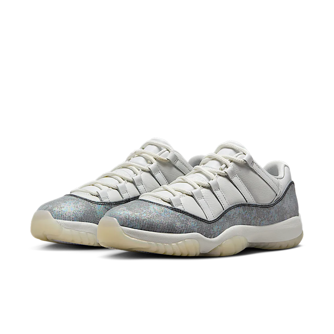 Overkicks - Air Jordan 11 Retro Low Year of the Snake (HQ7000-001) - vista trasera