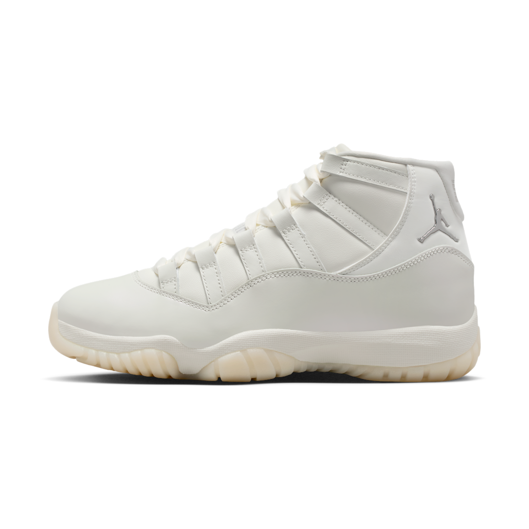 Overkicks - Air Jordan 11 Retro Pearl (AR0715-110) - vista lateral