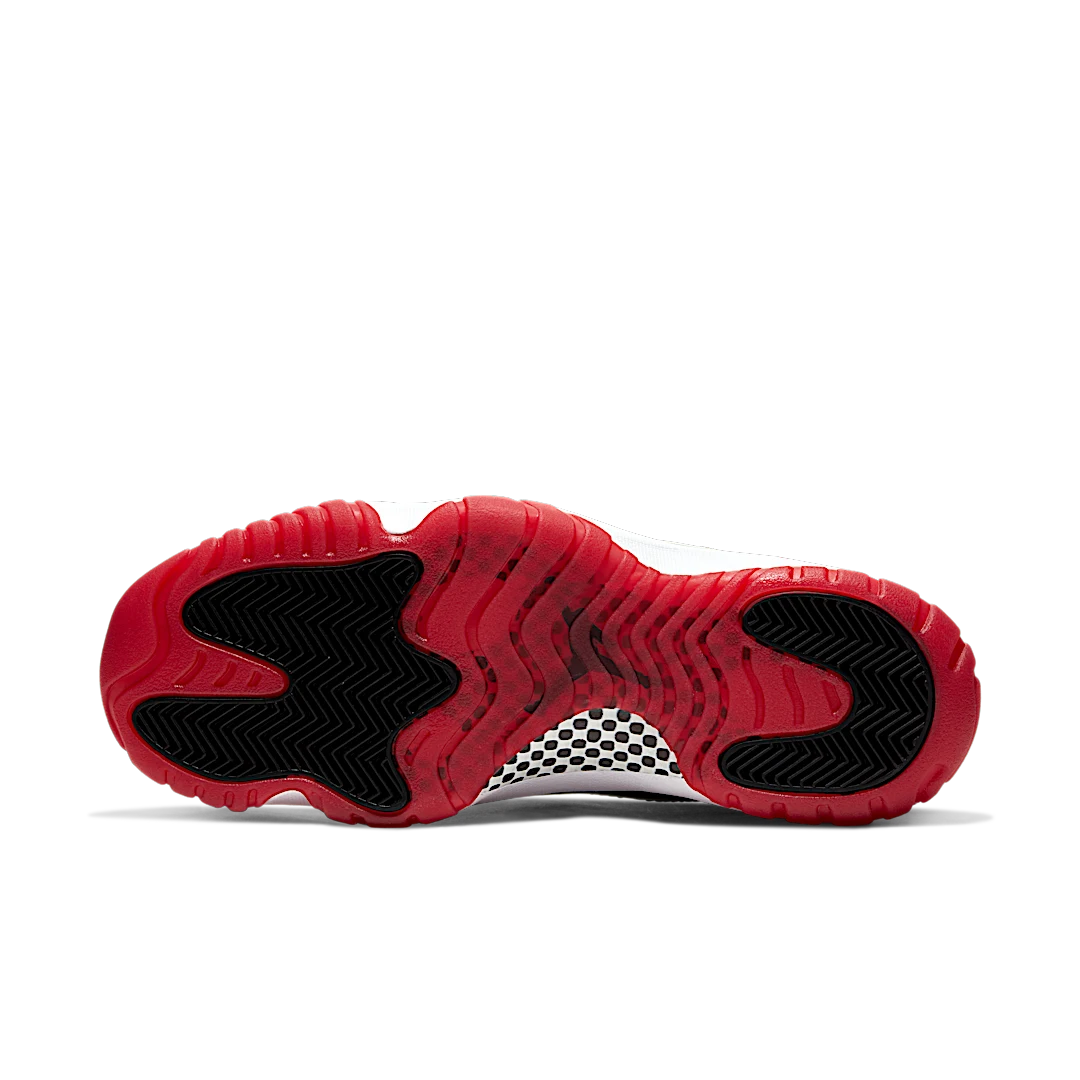 Overkicks - Air Jordan 11 Retro Playoffs Bred (2019) (378037-061) - detalle suela