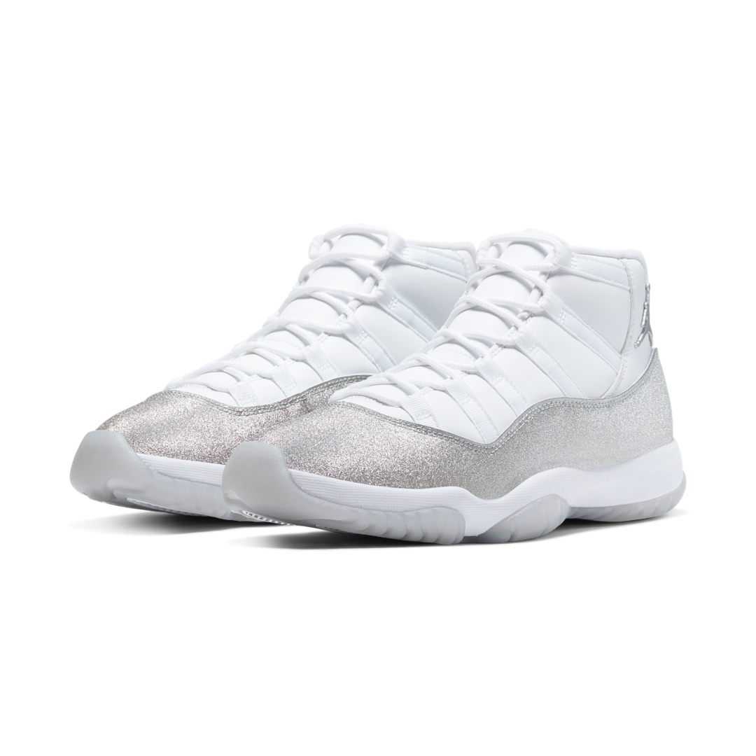 Overkicks - Air Jordan 11 Retro White Metallic Silver (AR0715-100) - vista trasera