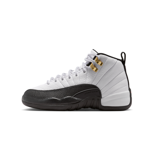 Overkicks - Air Jordan 12 Retro Taxi (2025) (GS) (153265-117) - vista lateral