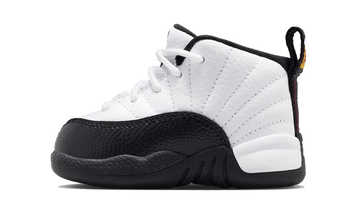 Overkicks - Air Jordan 12 Retro Taxi (2025) (TD) (850000-117) - vista lateral