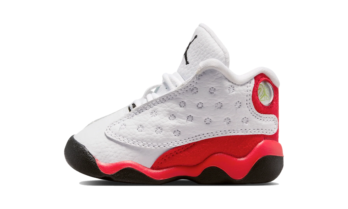 Overkicks - Air Jordan 13 Retro OG Chicago (2026) (TD) (DJ3004-102) - vista lateral