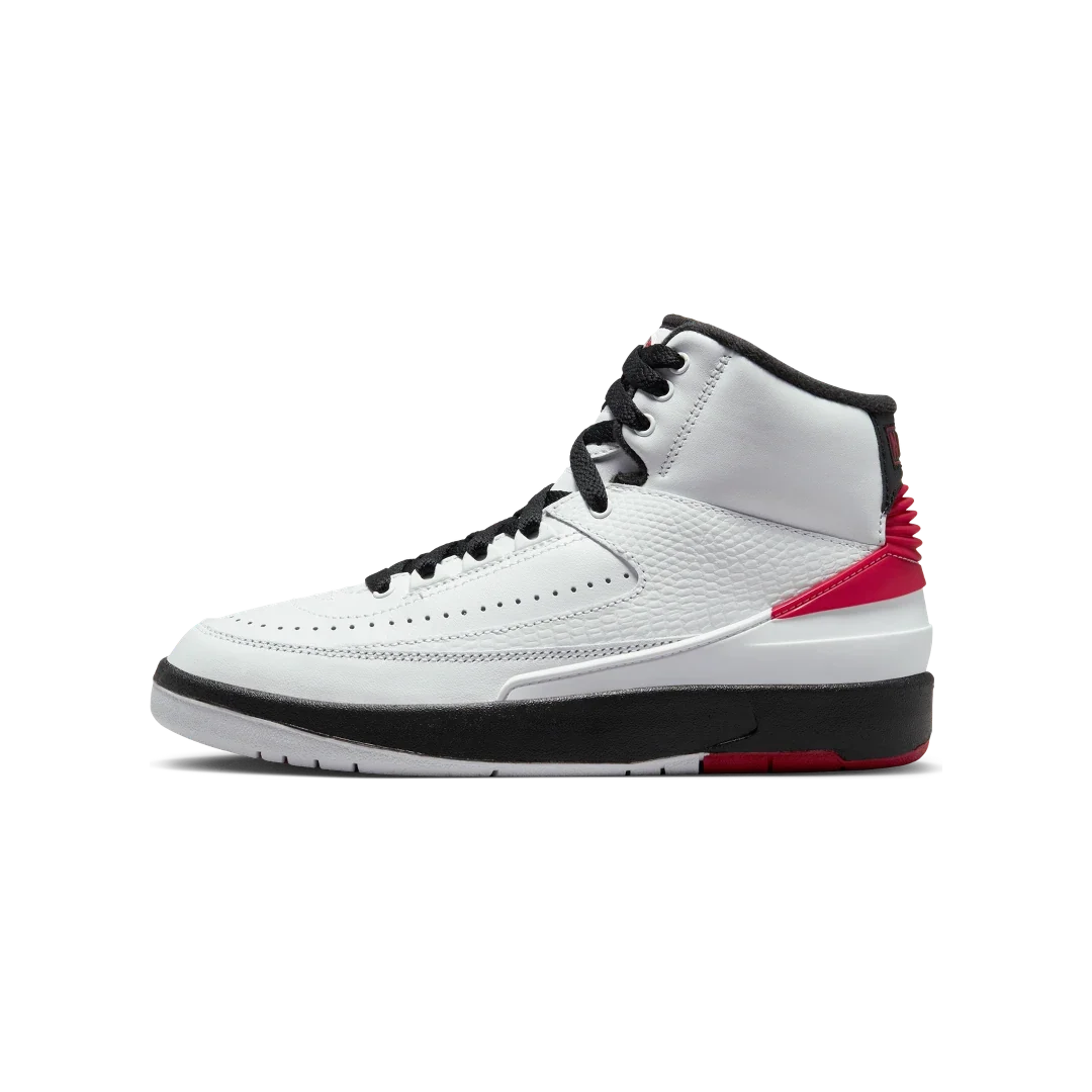 Overkicks - Air Jordan 2 Retro OG Chicago (2022) (GS) (DX2591-106) - vista lateral