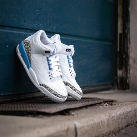 Overkicks - Air Jordan 3 Retro UNC (2020) (CT8532-104) - detalle talón