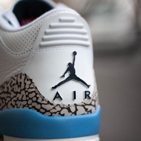 Overkicks - Air Jordan 3 Retro UNC (2020) (CT8532-104) - detalle lateral interior