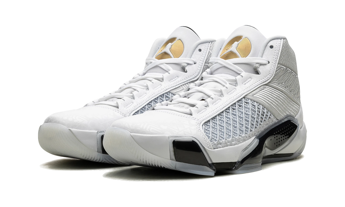 Overkicks - Air Jordan 38 FIBA (Clear Sole) (FN7481-100) - vista trasera