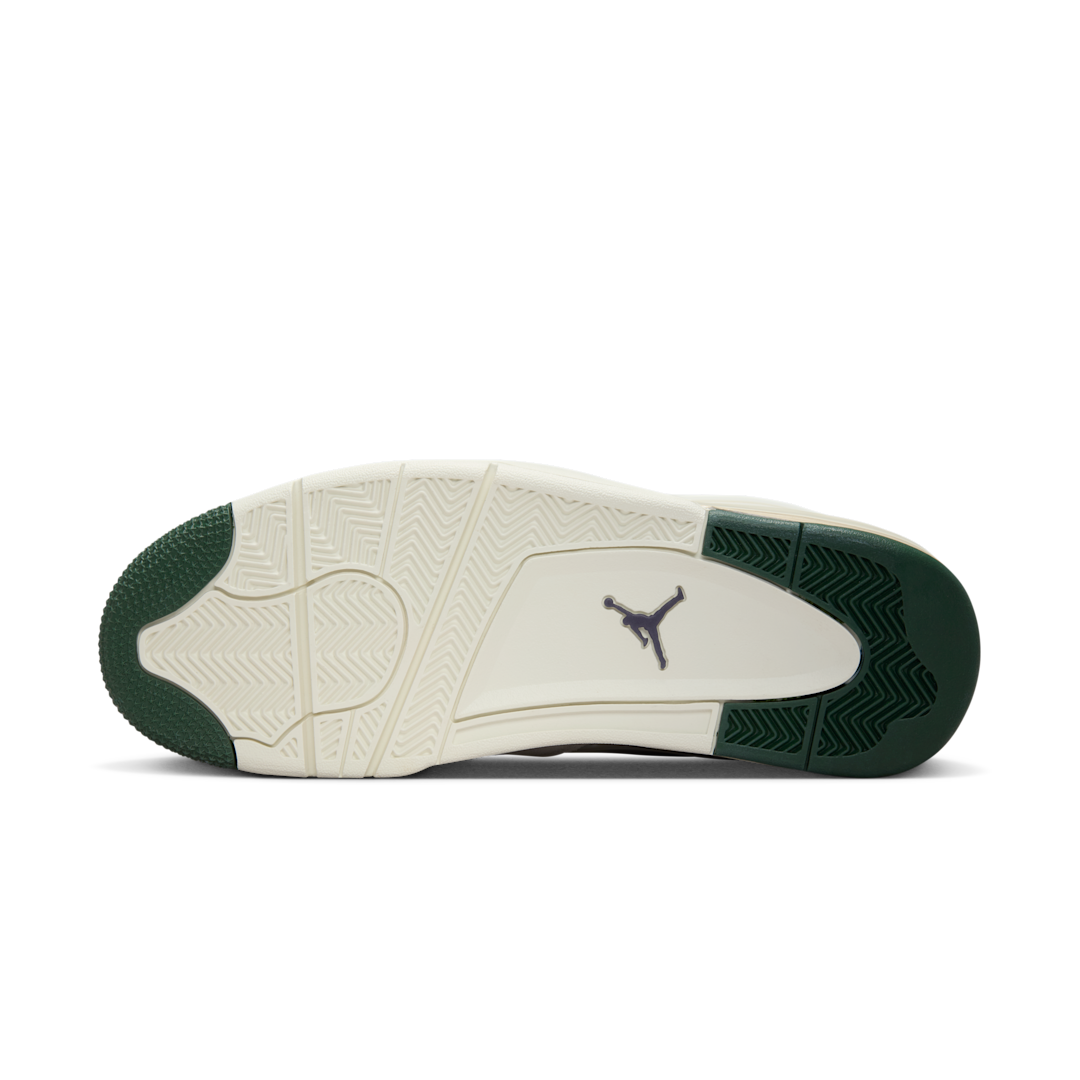 Overkicks - Air Jordan 4 RM Light Cream Midnight Green (FQ7939-105) - detalle suela