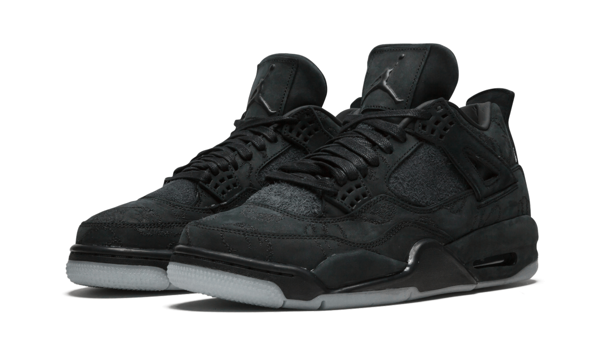 Overkicks - Air Jordan 4 Retro Kaws Black (930155-001) - vista trasera