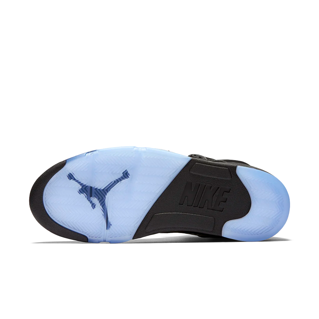Overkicks - Air Jordan 5 Retro Black Metallic (2016) (845035-003) - detalle suela
