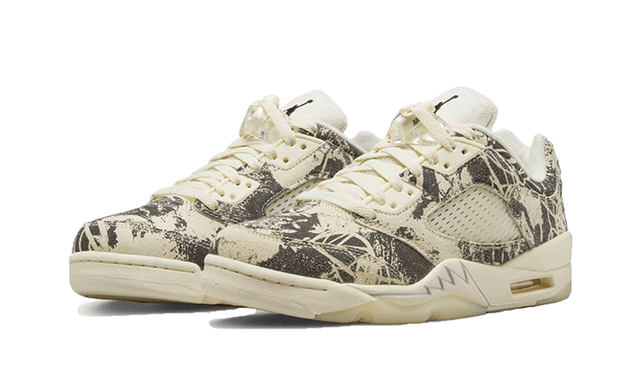 Overkicks - Air Jordan 5 Retro Low Expression (DA8016-100) - vista trasera