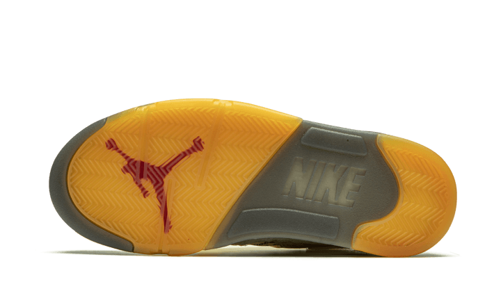 Overkicks - Air Jordan 5 Retro Off-White Sail (DH8565-100) - detalle suela