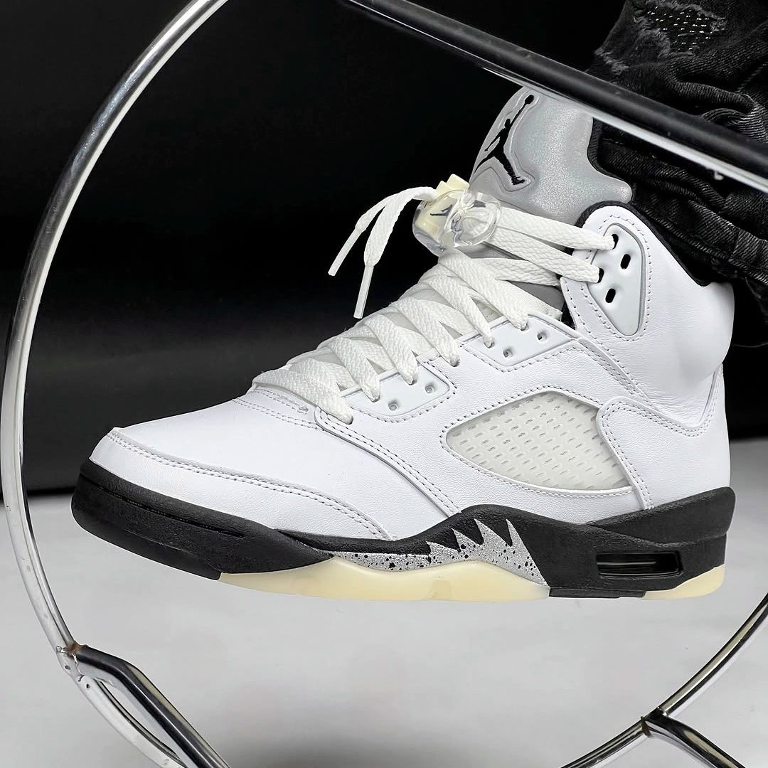 Overkicks - Air Jordan 5 Retro Reverse Metallic (DD0587-110) - vista trasera