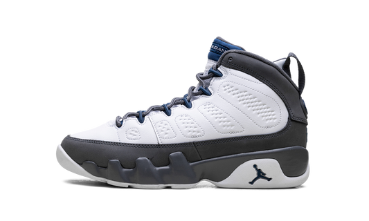 Overkicks - Air Jordan 9 Retro Flint Grey French Blue (2026) (GS) (HV4574-100) - vista lateral