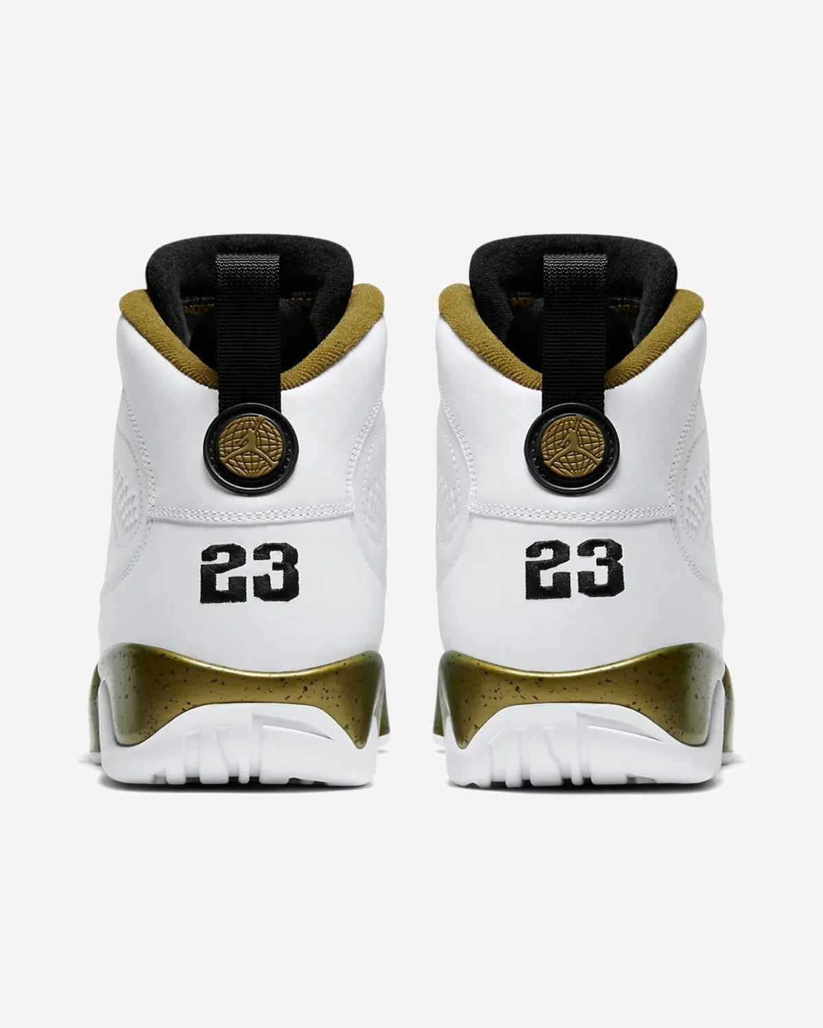 Overkicks - Air Jordan 9 Retro Statue (302370-109) - imagen 4
