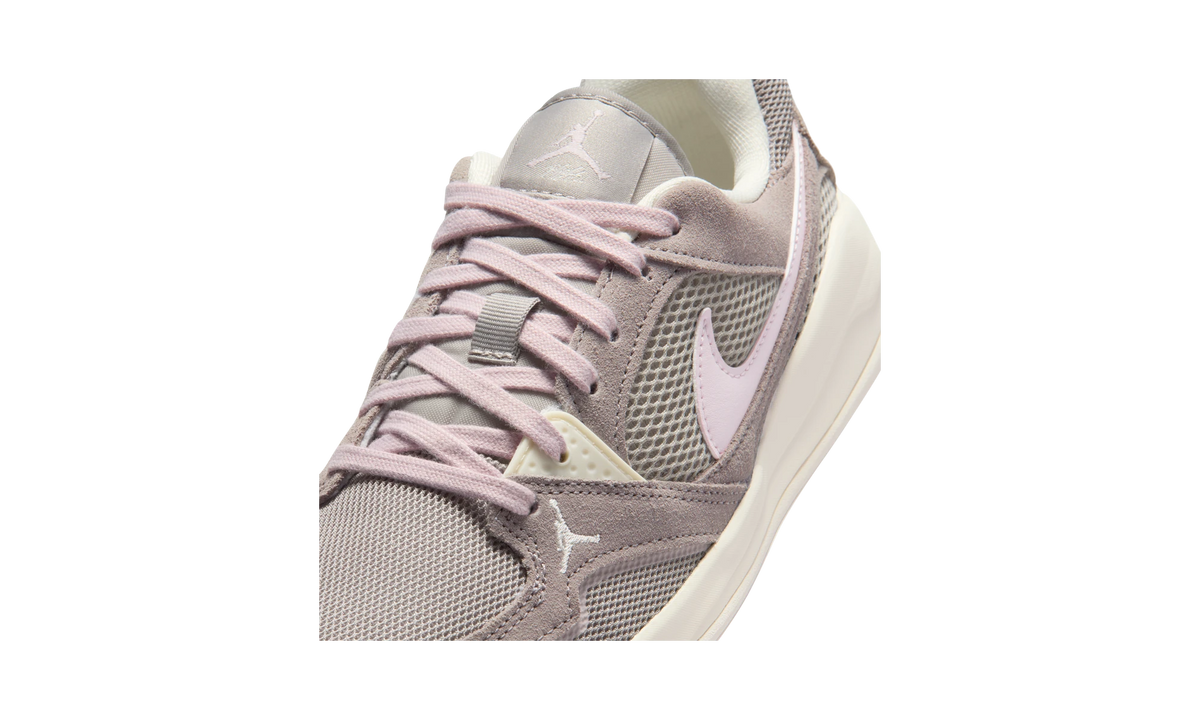 Overkicks - Air Jordan CMFT Era Enigma Stone Particle Rose (HJ6778-001) - detalle lateral interior