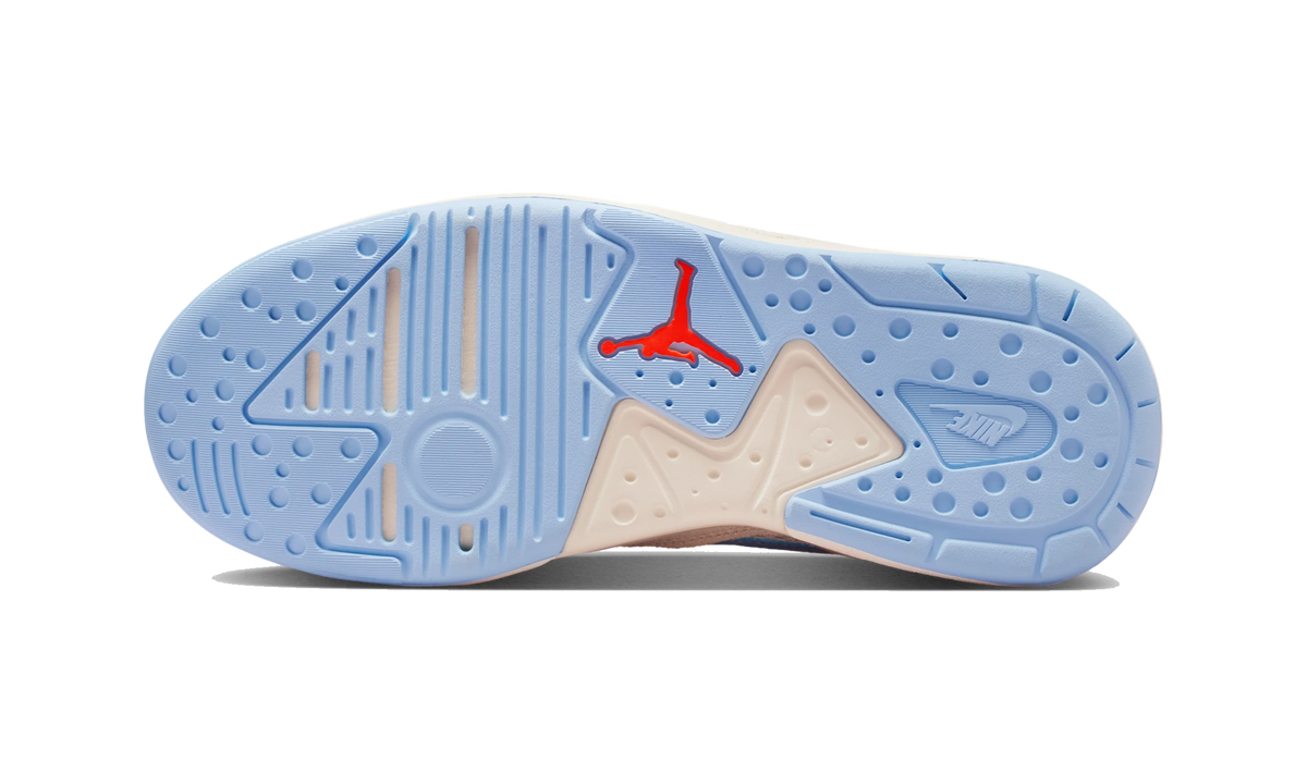 Overkicks - Air Jordan CMFT Era Pale Ivory Mango Psychic Blue (HJ6778-100) - par completo