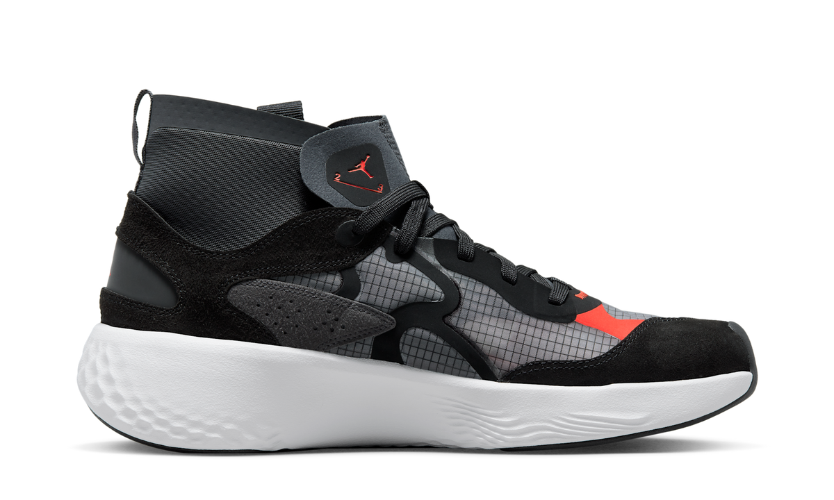 Overkicks - Air Jordan Delta 3 Mid Black Chile Red (DR7614-060) - detalle suela