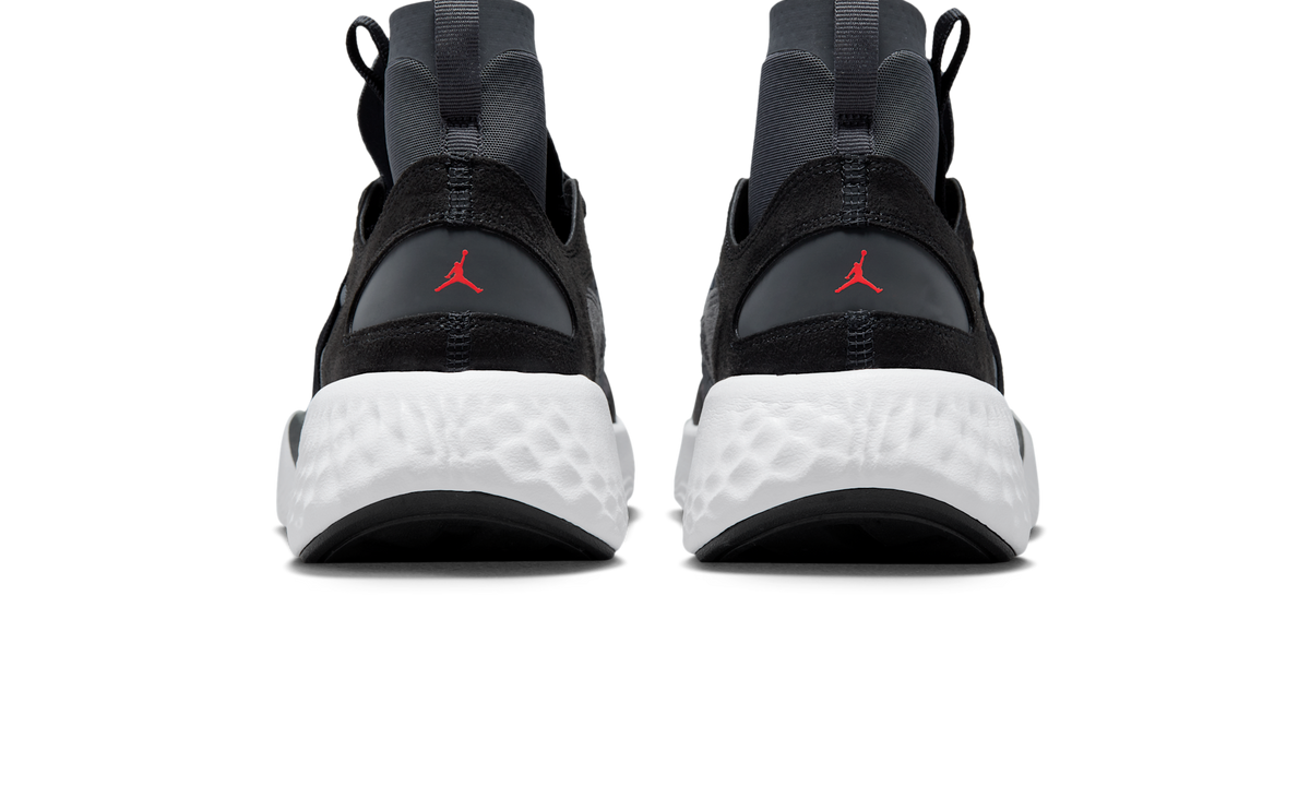Overkicks - Air Jordan Delta 3 Mid Black Chile Red (DR7614-060) - detalle talón