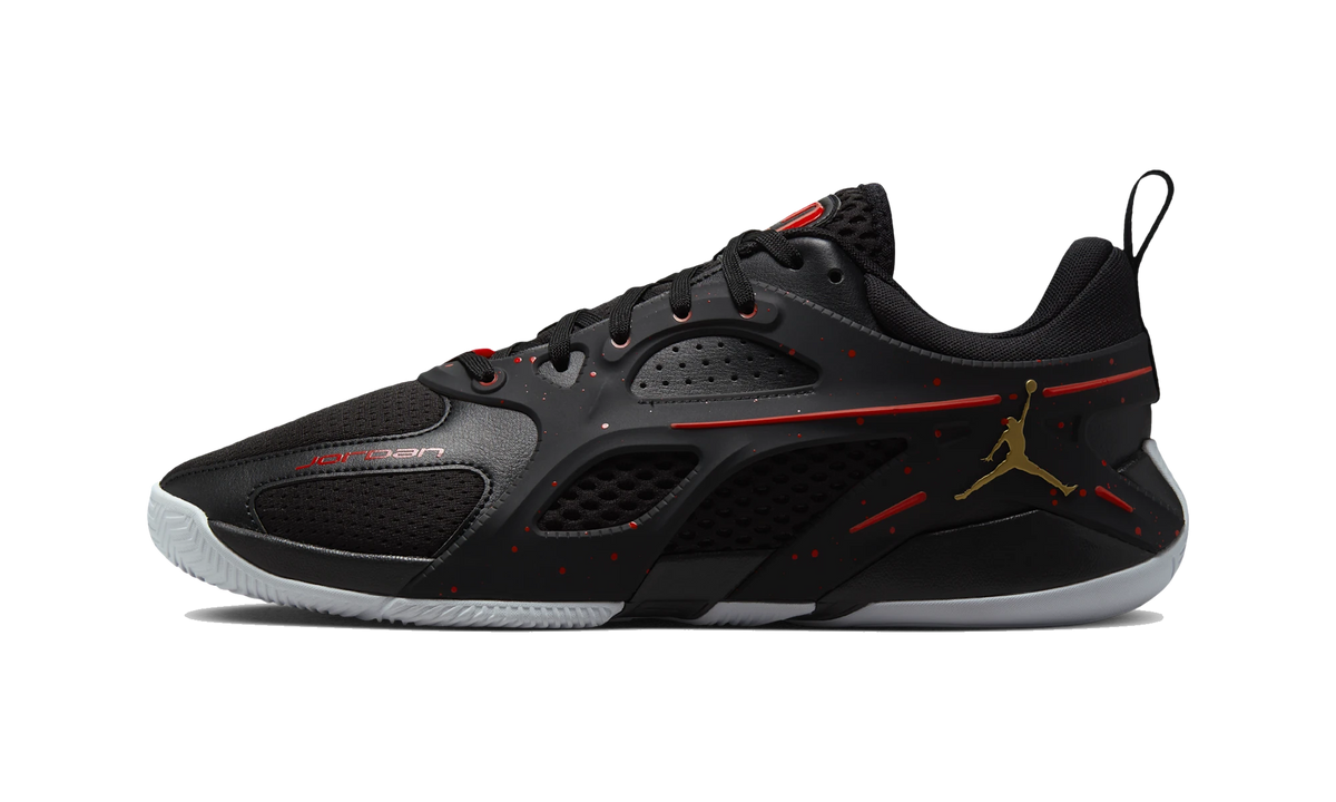 Overkicks - Air Jordan Heir Black Red Metallic Gold (FQ3858-076) - vista lateral