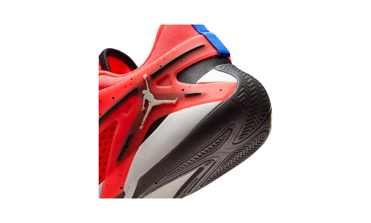 Overkicks - Air Jordan Heir Bright Crimson (FQ3858-614) - detalle