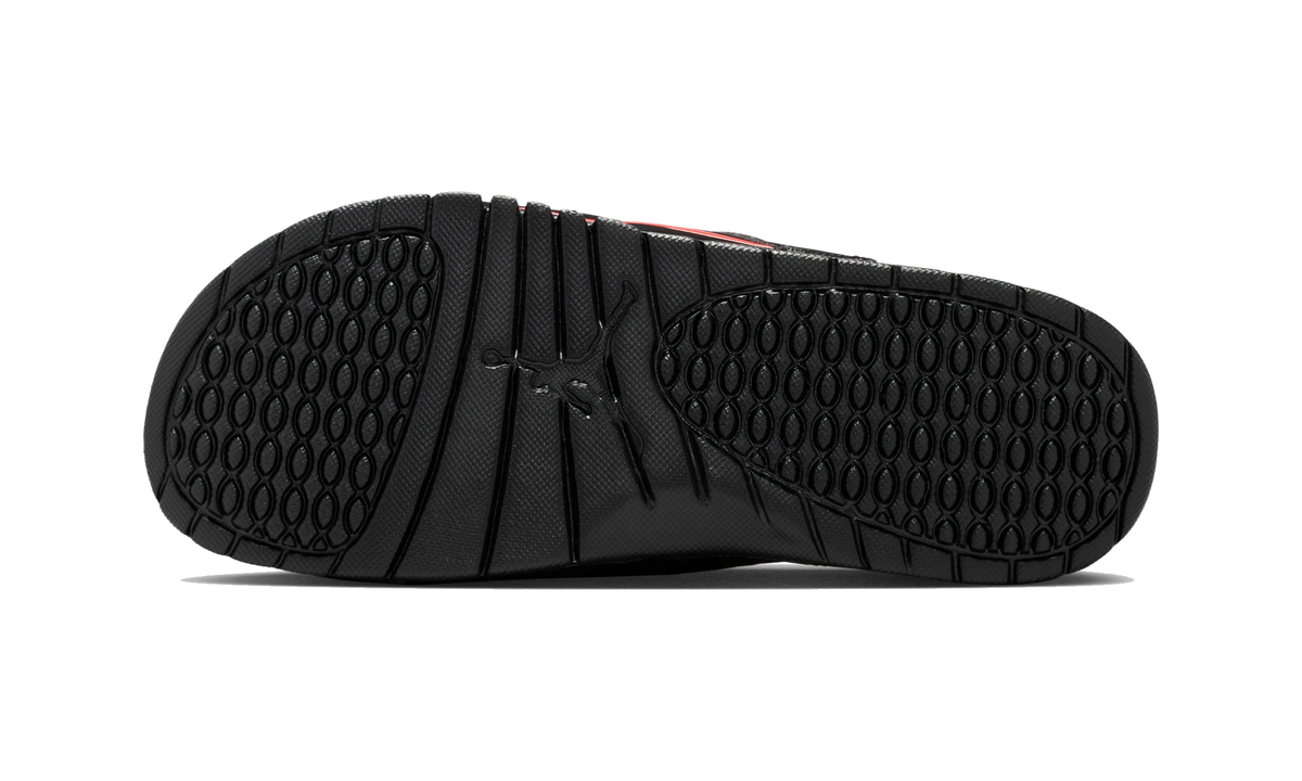 Overkicks - Air Jordan Hydro 6 Retro Slide Black Infrared (DM0979-009) - detalle suela