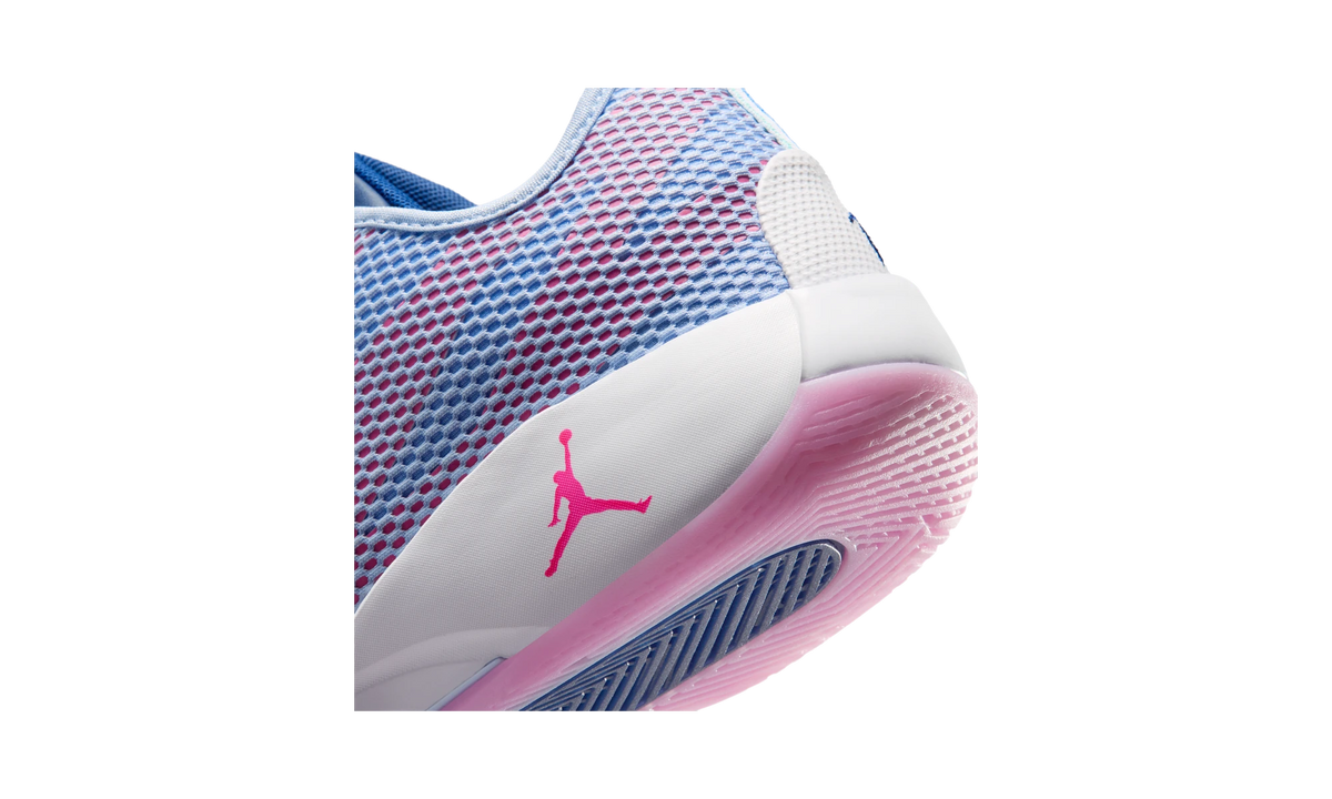 Overkicks - Air Jordan Luka .77 Familia (IF1610-500) - detalle