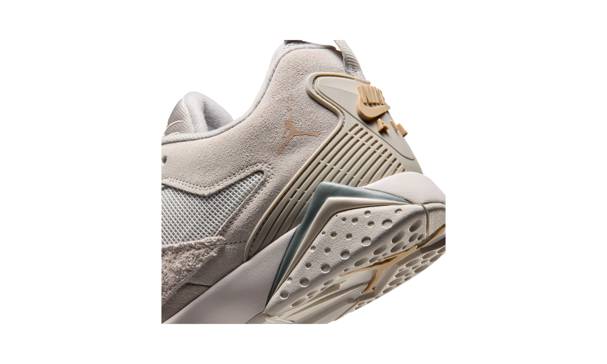 Overkicks - Air Jordan MVP 92 Swan Light Iron Ore Phantom (HQ3950-109) - detalle