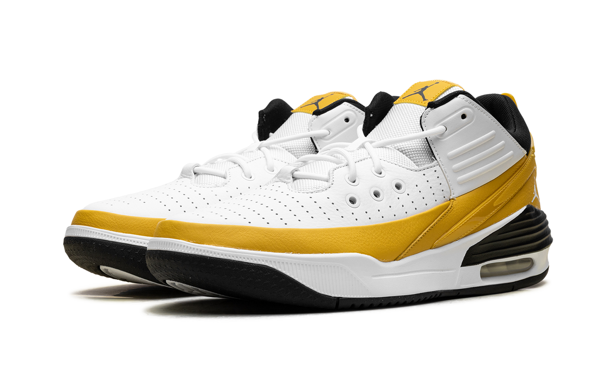 Overkicks - Air Jordan Max Aura 5 White Yellow Ochre (DZ4353-701) - vista trasera
