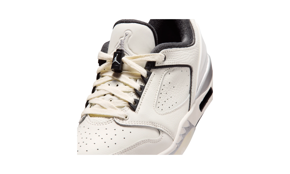 Overkicks - Air Jordan Sixty Plus Low Sail Black Swan (IR1847-100) - detalle lateral interior
