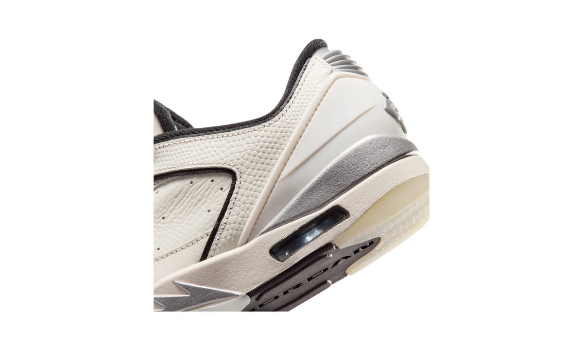 Overkicks - Air Jordan Sixty Plus Low Sail Black Swan (IR1847-100) - detalle