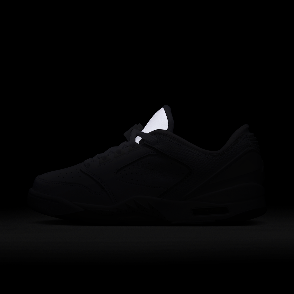 Overkicks - Air Jordan Sixty Plus Low White (IR1847-101) - detalle