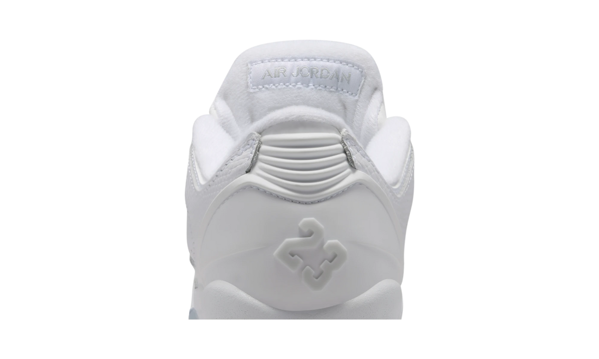 Overkicks - Air Jordan Sixty Plus Low White Pure Platinum (IO1866-101) - detalle