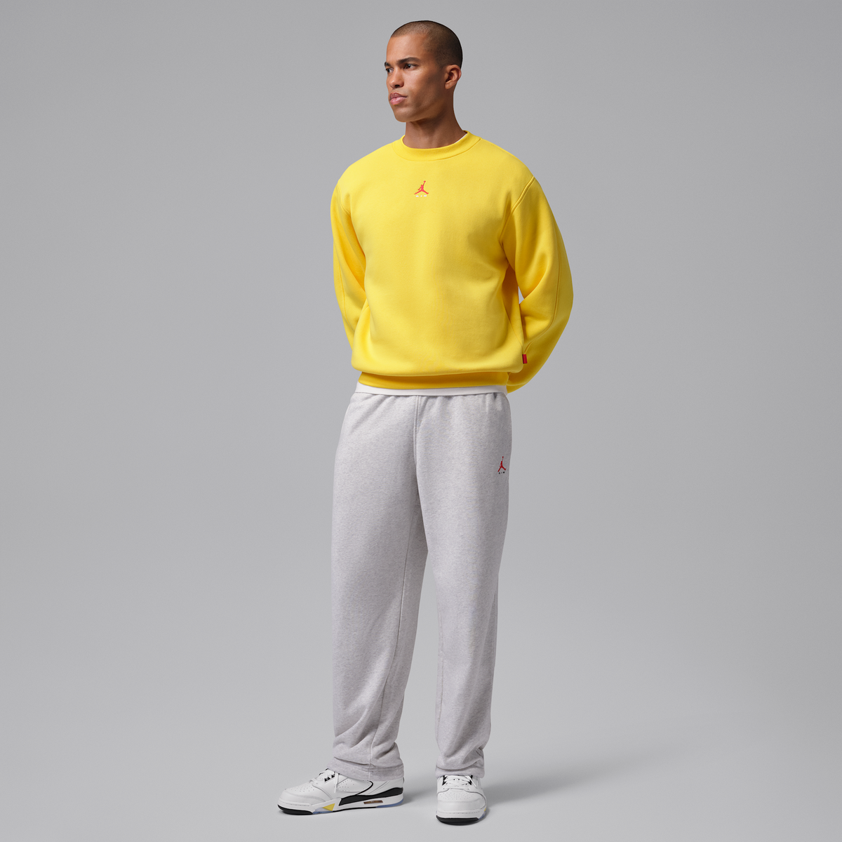 Overkicks - Air Jordan Sixty Plus Low White/Tour Yellow/Black (IH2047-103) - detalle