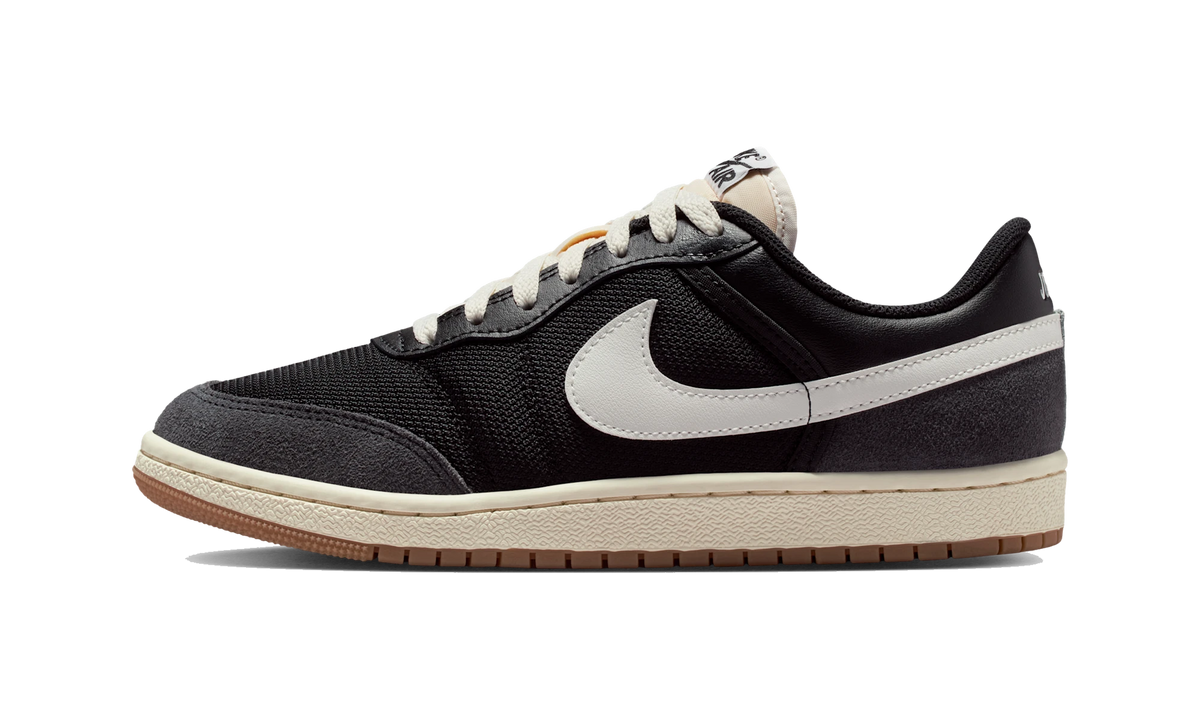 Overkicks - Air Jordan Skyline Low Black Summit White Gum (IQ0704-001) - vista lateral