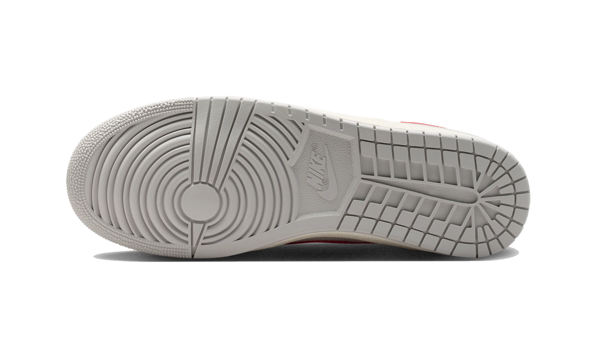 Overkicks - Air Jordan Skyline Low Summit White University Red Smoke Grey (IM2055-102) - par completo