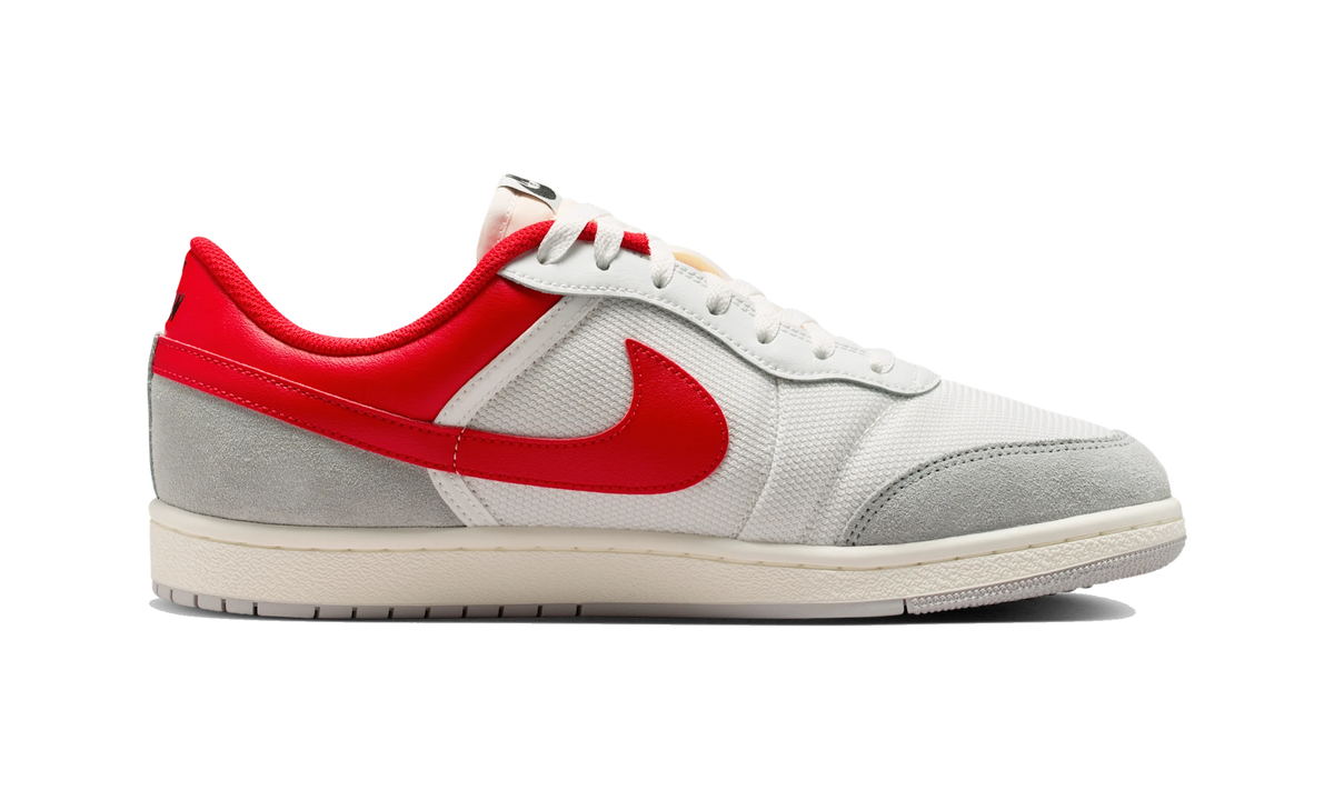 Overkicks - Air Jordan Skyline Low Summit White University Red Smoke Grey (IM2055-102) - detalle suela
