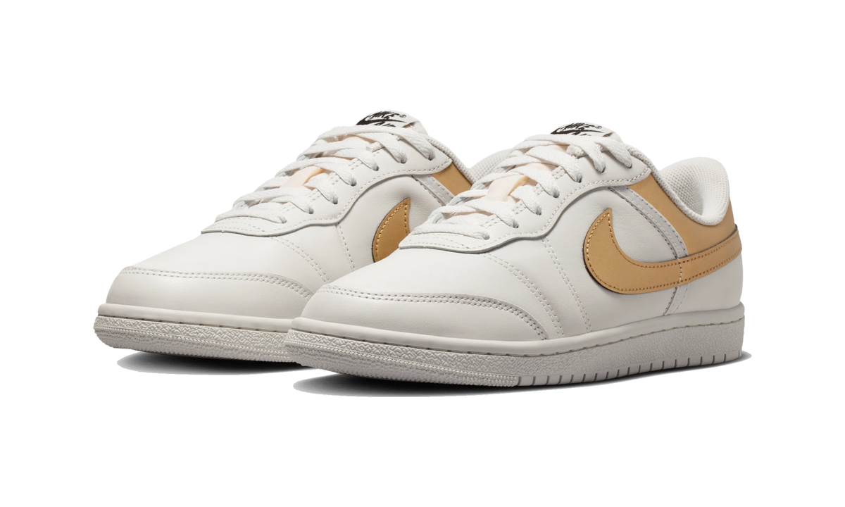 Overkicks - Air Jordan Skyline Low Swan Metallic Gold (IQ6586-100) - vista trasera