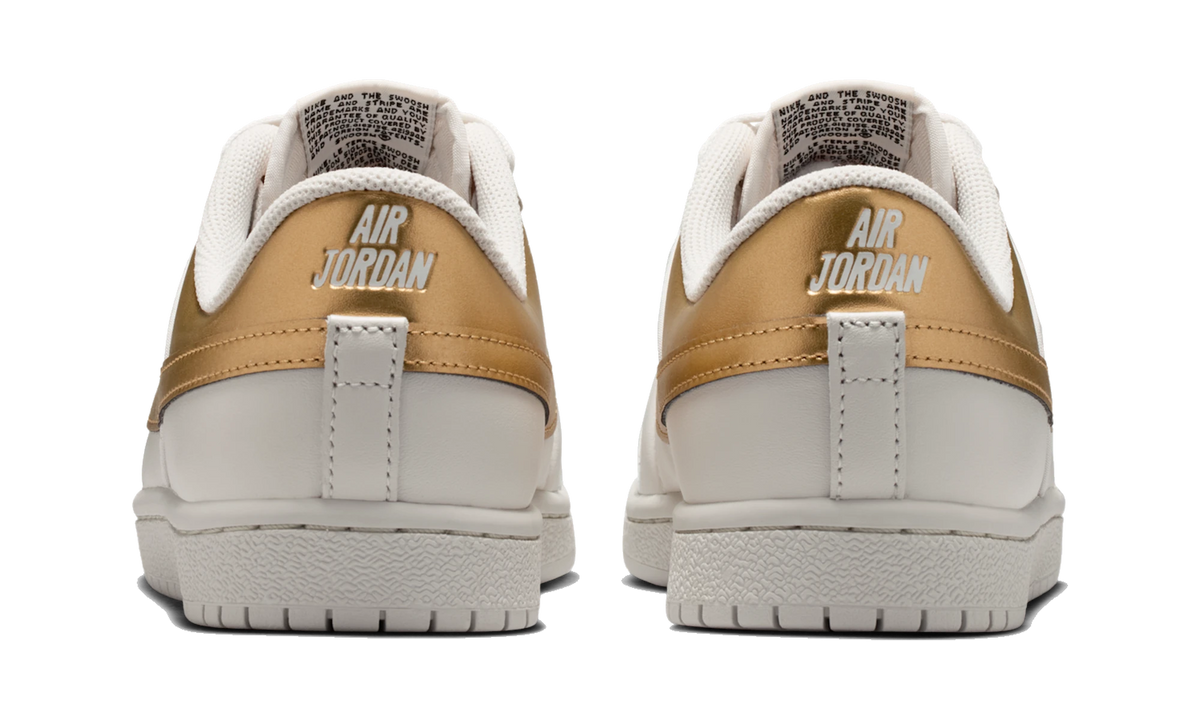 Overkicks - Air Jordan Skyline Low Swan Metallic Gold (IQ6586-100) - detalle talón