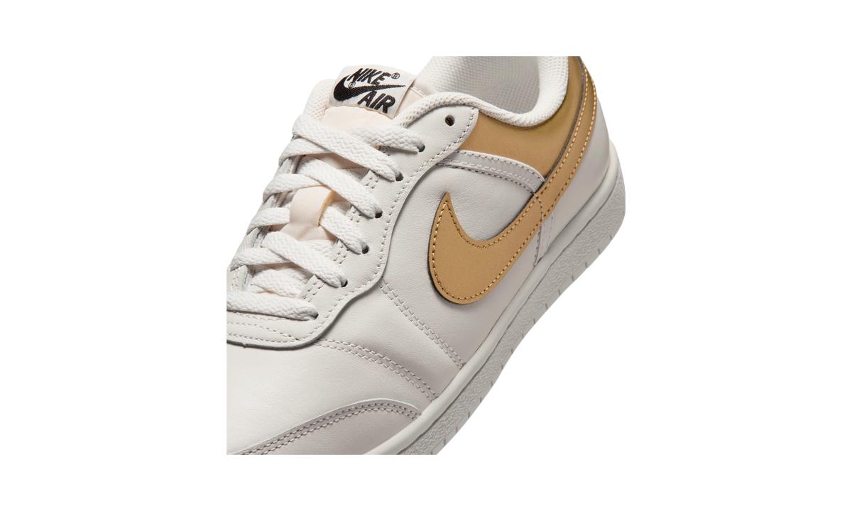 Overkicks - Air Jordan Skyline Low Swan Metallic Gold (IQ6586-100) - detalle lateral interior