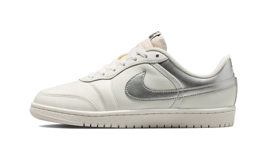 Overkicks - Air Jordan Skyline Low Swan Metallic Silver (IQ6586-101) - vista lateral