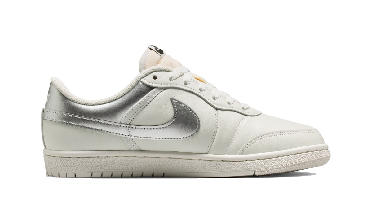 Overkicks - Air Jordan Skyline Low Swan Metallic Silver (IQ6586-101) - detalle suela