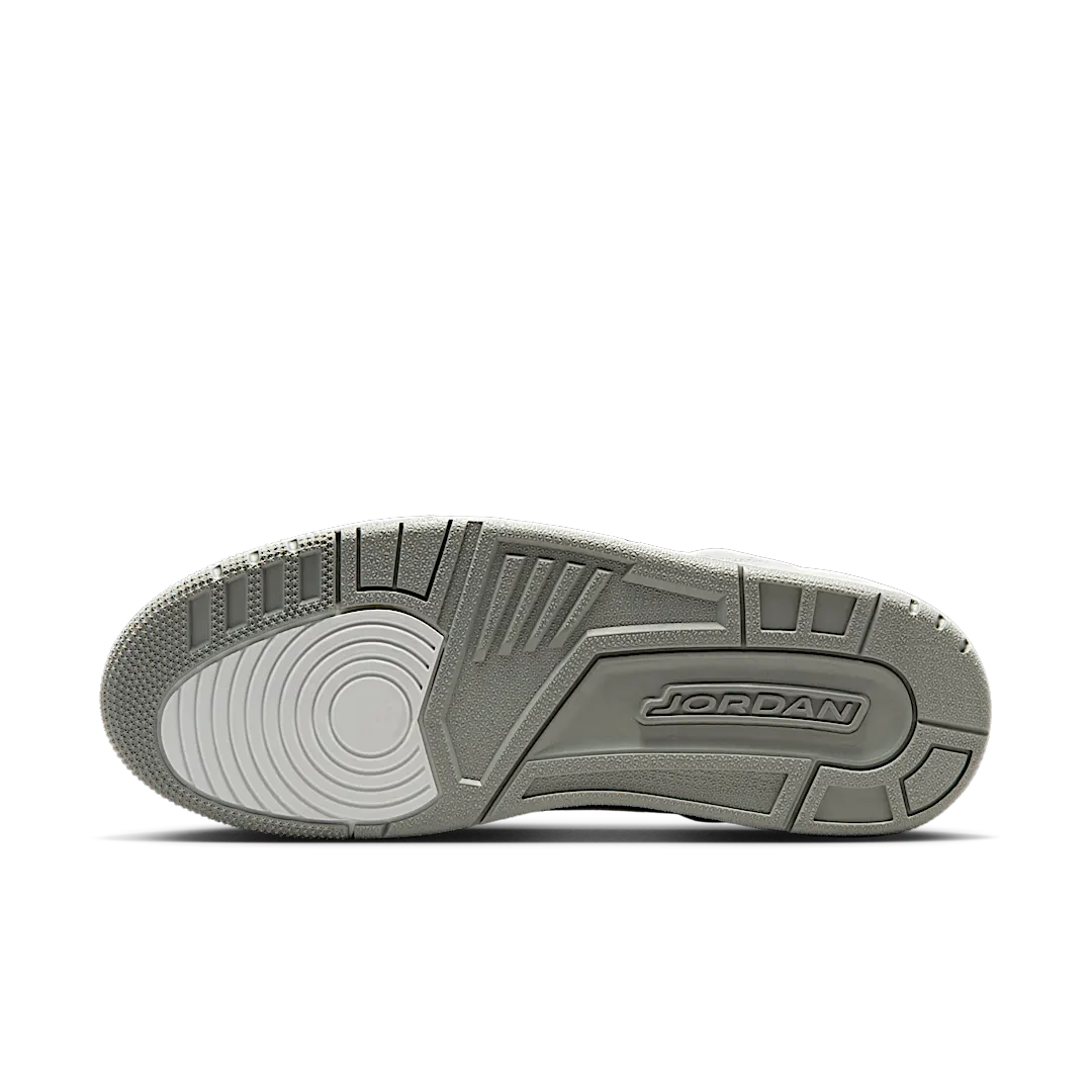 Overkicks - Air Jordan Spizike Low Summit White Photon Dust (HQ3602-121) - detalle suela